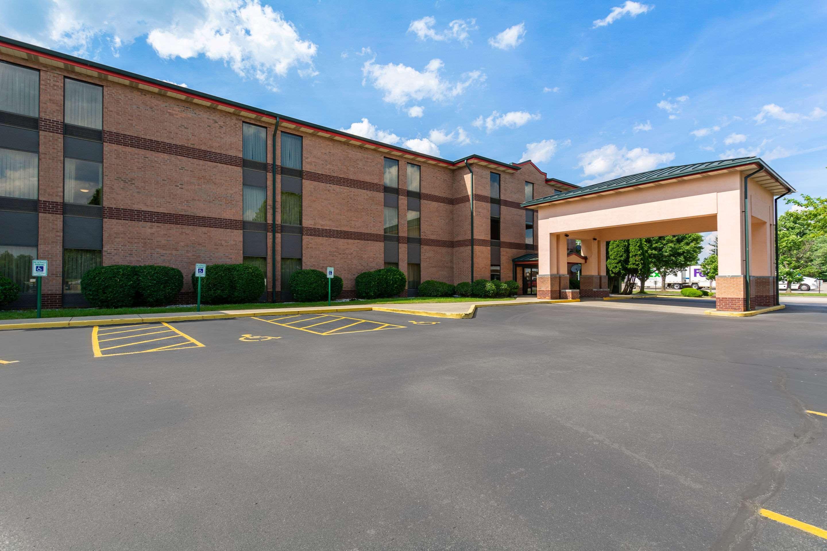 Quality Inn&Suites-Sellersburg Exterior foto